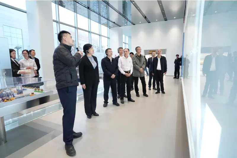 Liu Min, National Development and Reform Commissionin (NDRC) yksityistalouden viraston apulaispääjohtaja, ja hänen valtuuskuntansa vieraili Quangong Machinery Co., Ltd.:ssä tarkastus- ja tutkimusmatkalla.